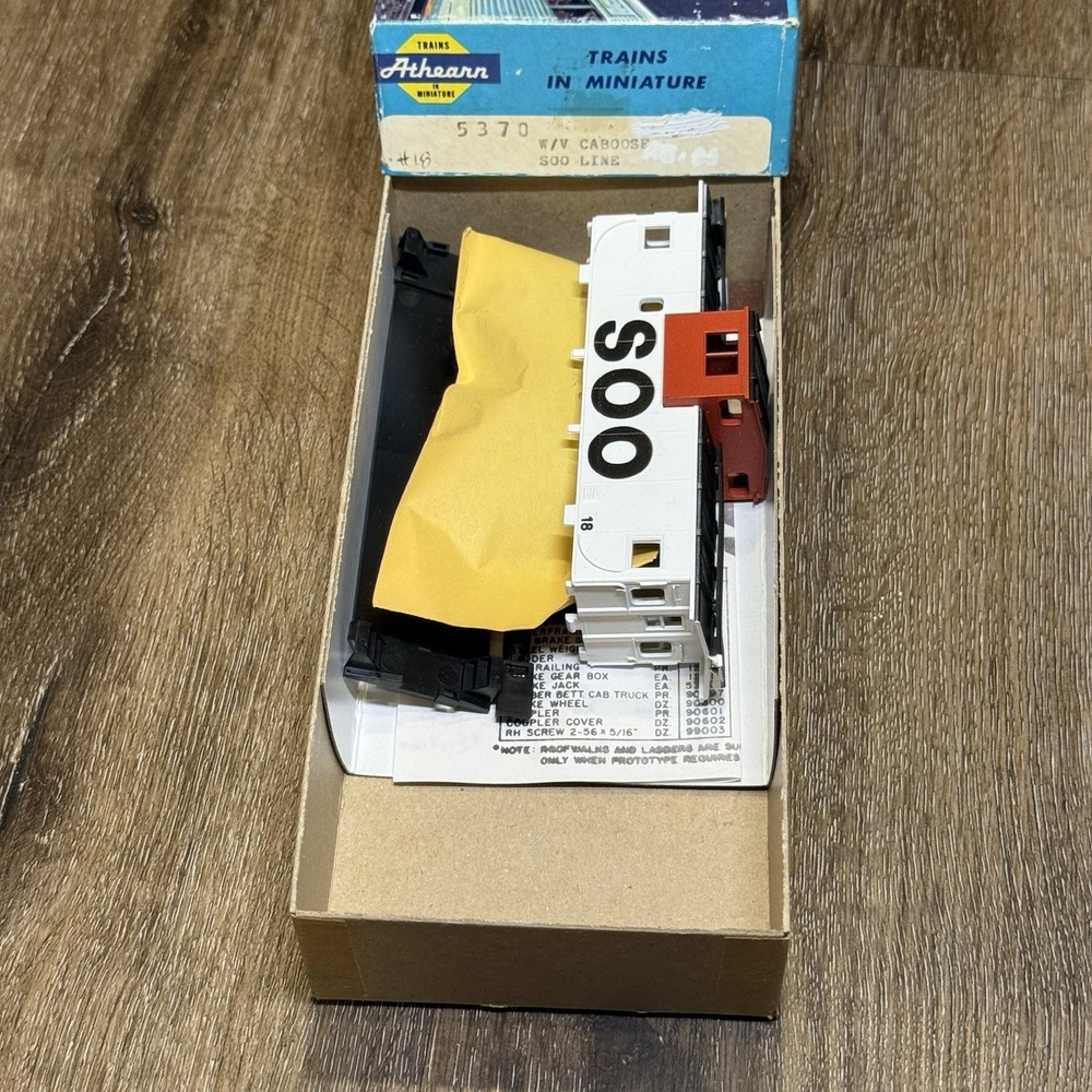 HO Scale Athearn 5370: Soo Line Wide-Vision Caboose Brand New Unassembled